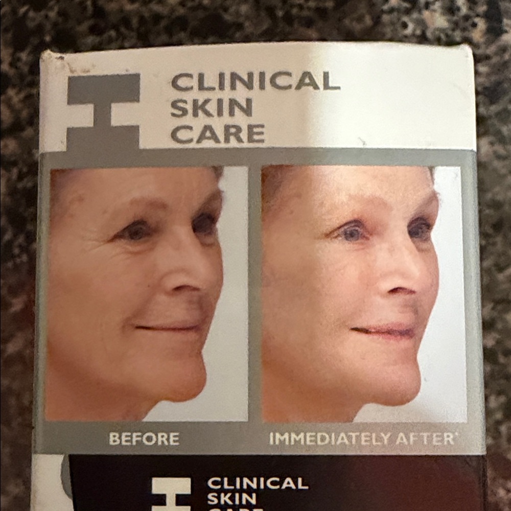 Peter Thomas Roth Instant FirmX Face Tightener - Picture 3 of 5